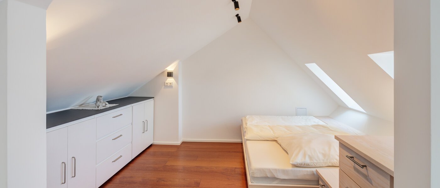 複層－回廊住宅 München Maxvorstadt 01 2.　寝室 14785