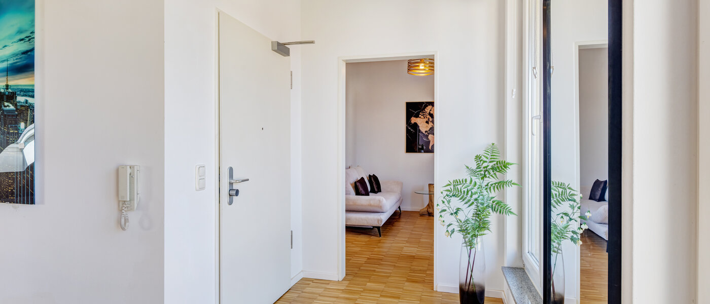 ペントハウス Aschheim 01 玄関入り口 14787