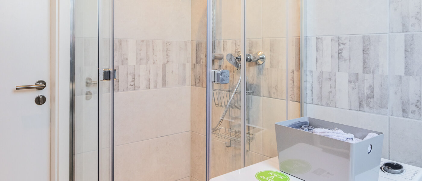 アティック・フラット（屋根裏） München Trudering 03 浴室 14792