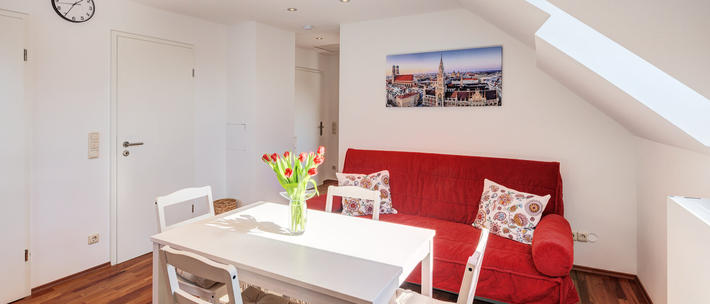 アティック・フラット（屋根裏） München Trudering 04 リビングエリア 14792