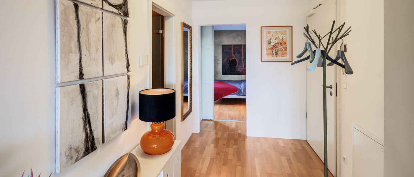 アティック・フラット（屋根裏） München Ludwigsvorstadt 02 玄関入り口 14803