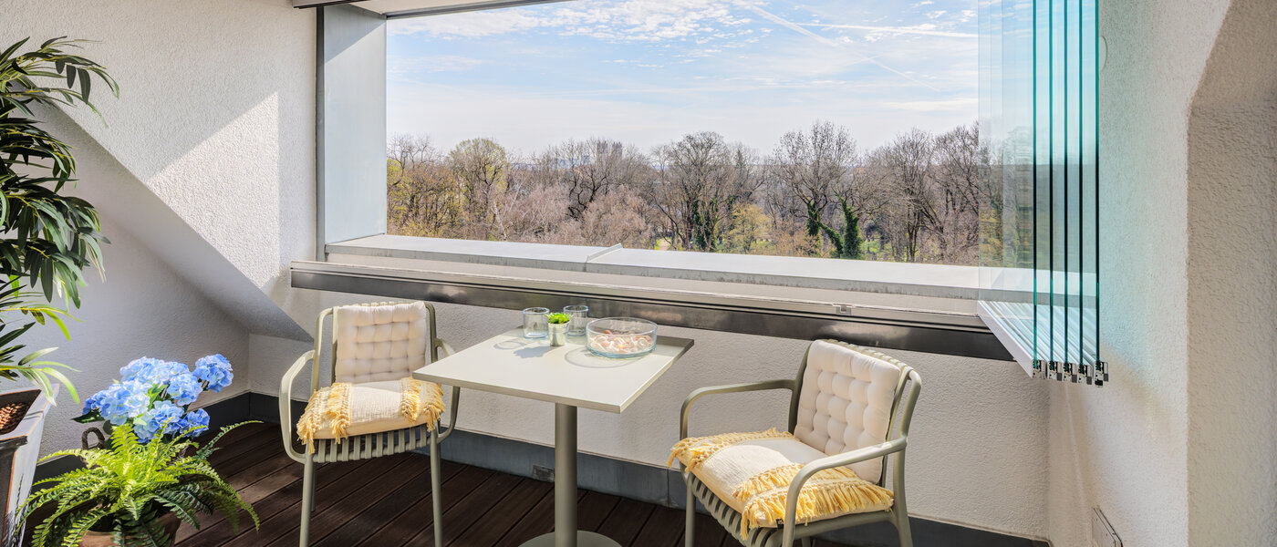 アティック・フラット（屋根裏） München Ludwigsvorstadt 01 1.ロッジア 14803