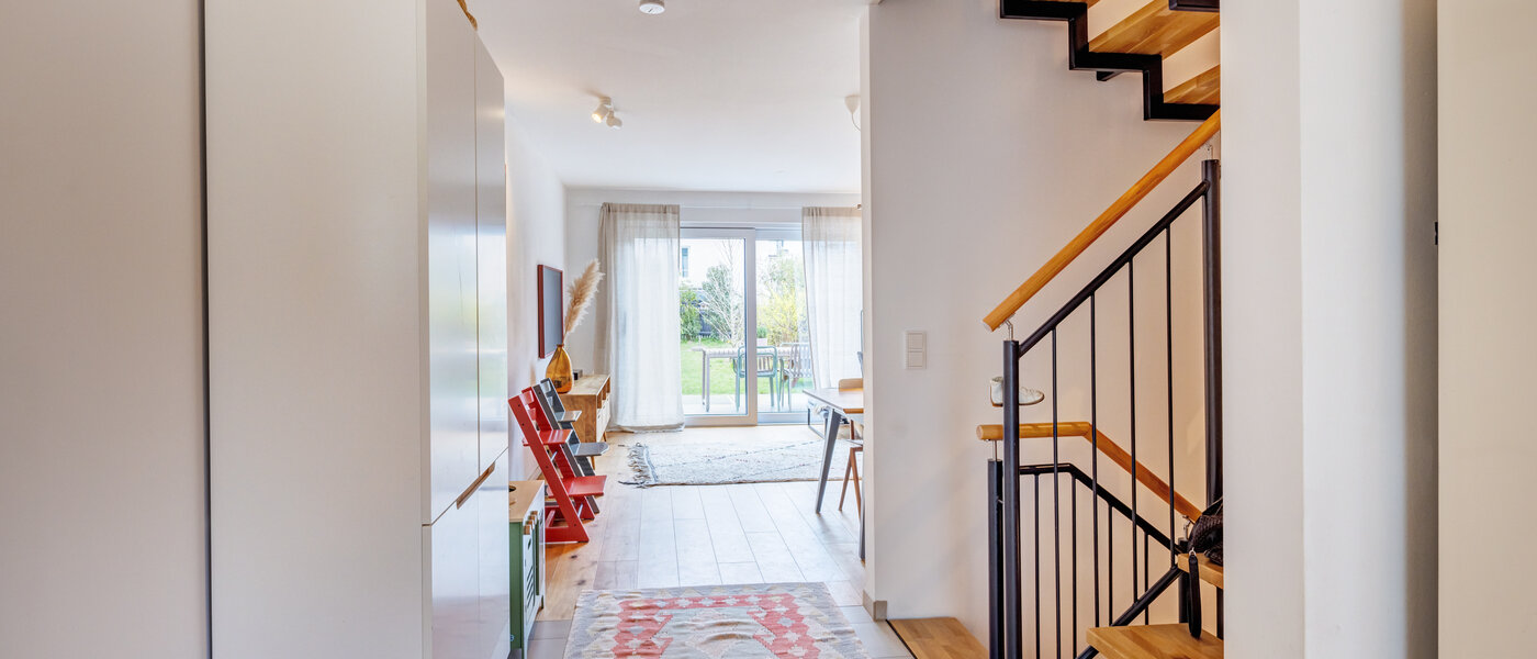 テラスハウス München Harlaching 02 玄関入り口 14816