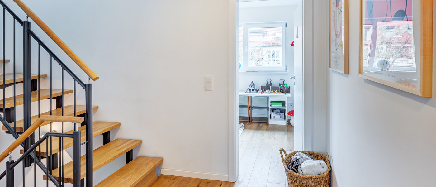 テラスハウス München Harlaching 03 玄関入り口 14816