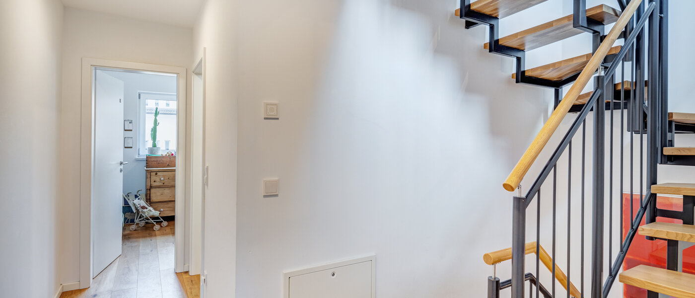 テラスハウス München Harlaching 04 玄関入り口 14816