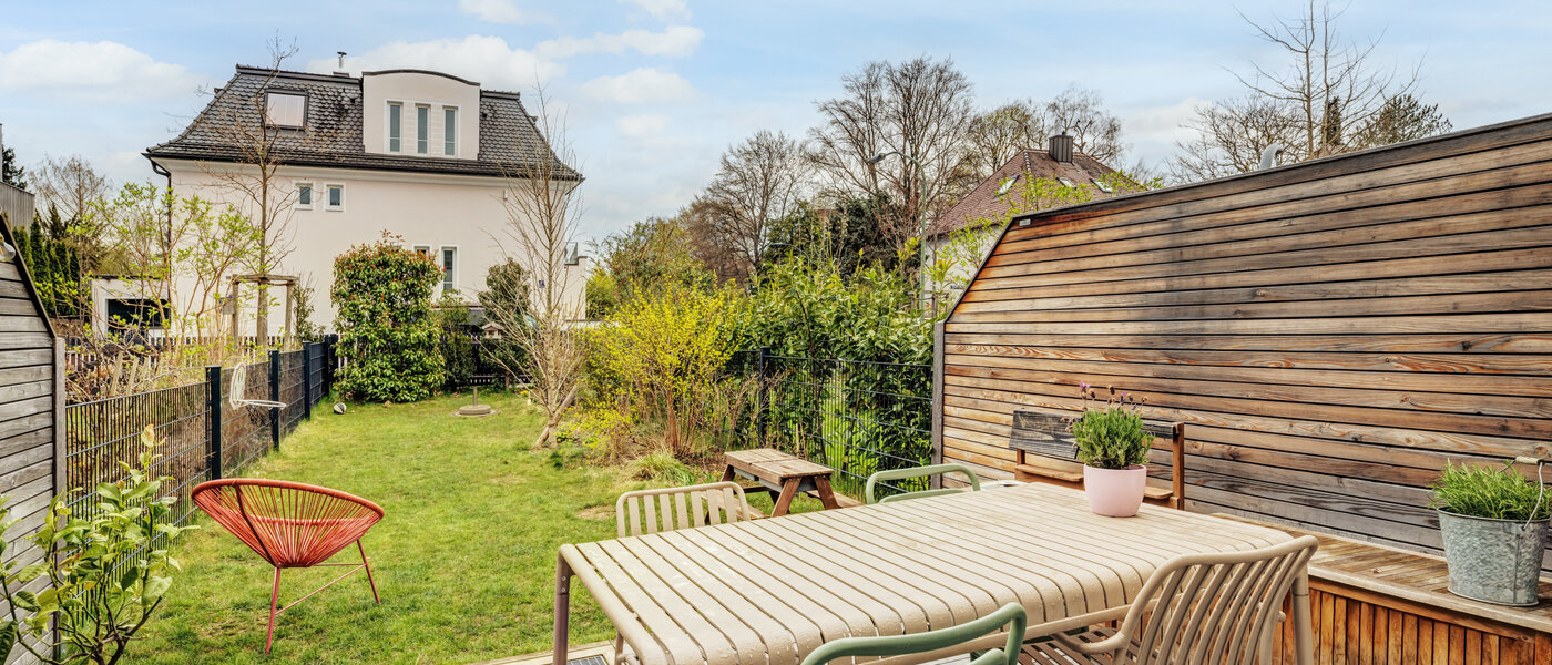 テラスハウス München Harlaching 01 庭 14816