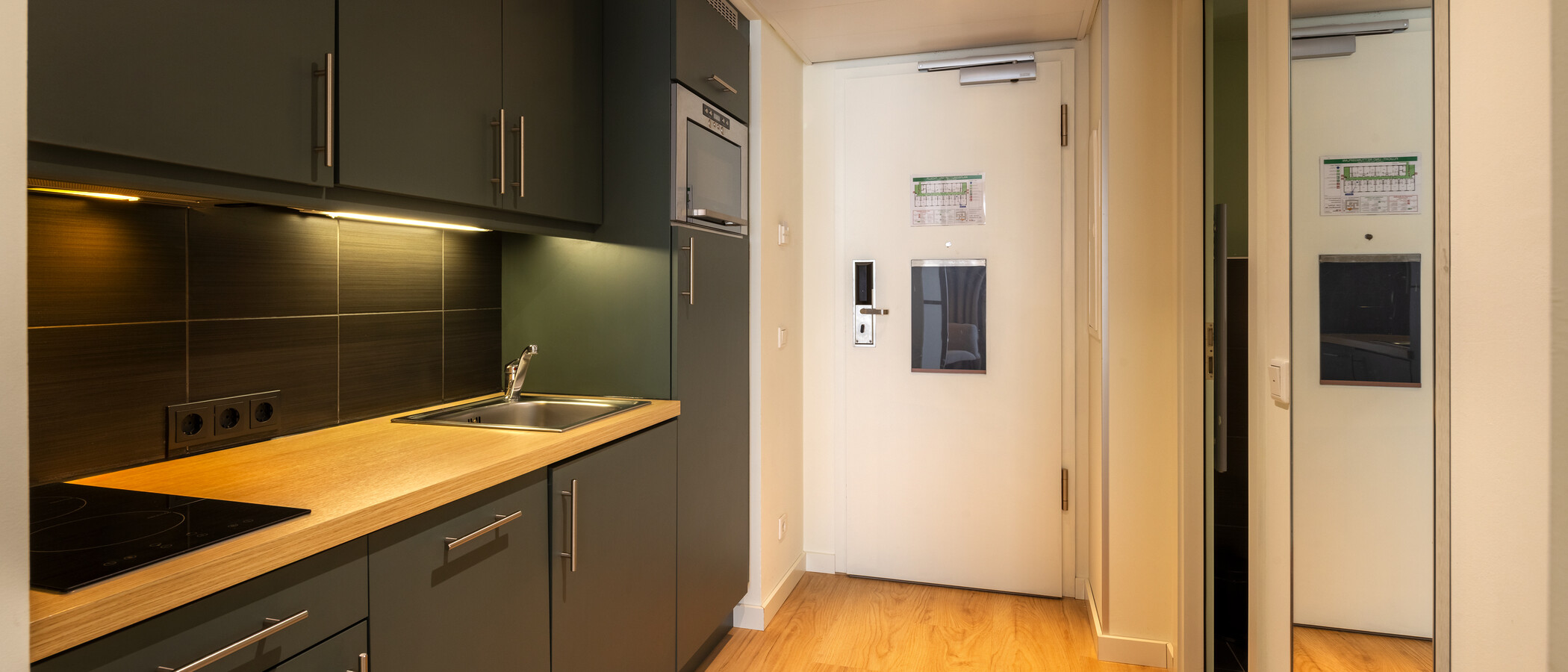 マンション München Schwanthalerhöhe 02 玄関入り口 14824