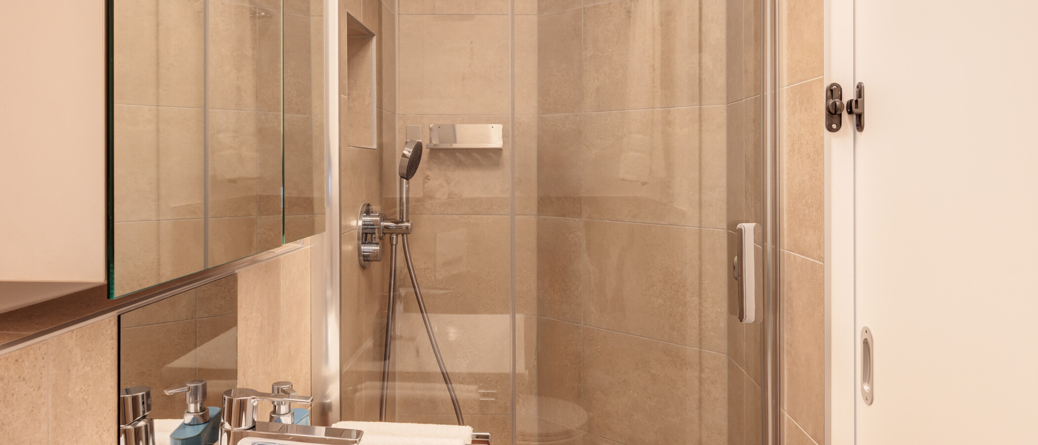 メゾネット・マンション（複数階にわたるマンション） München Waldtrudering 01 ２つめの浴室 14825