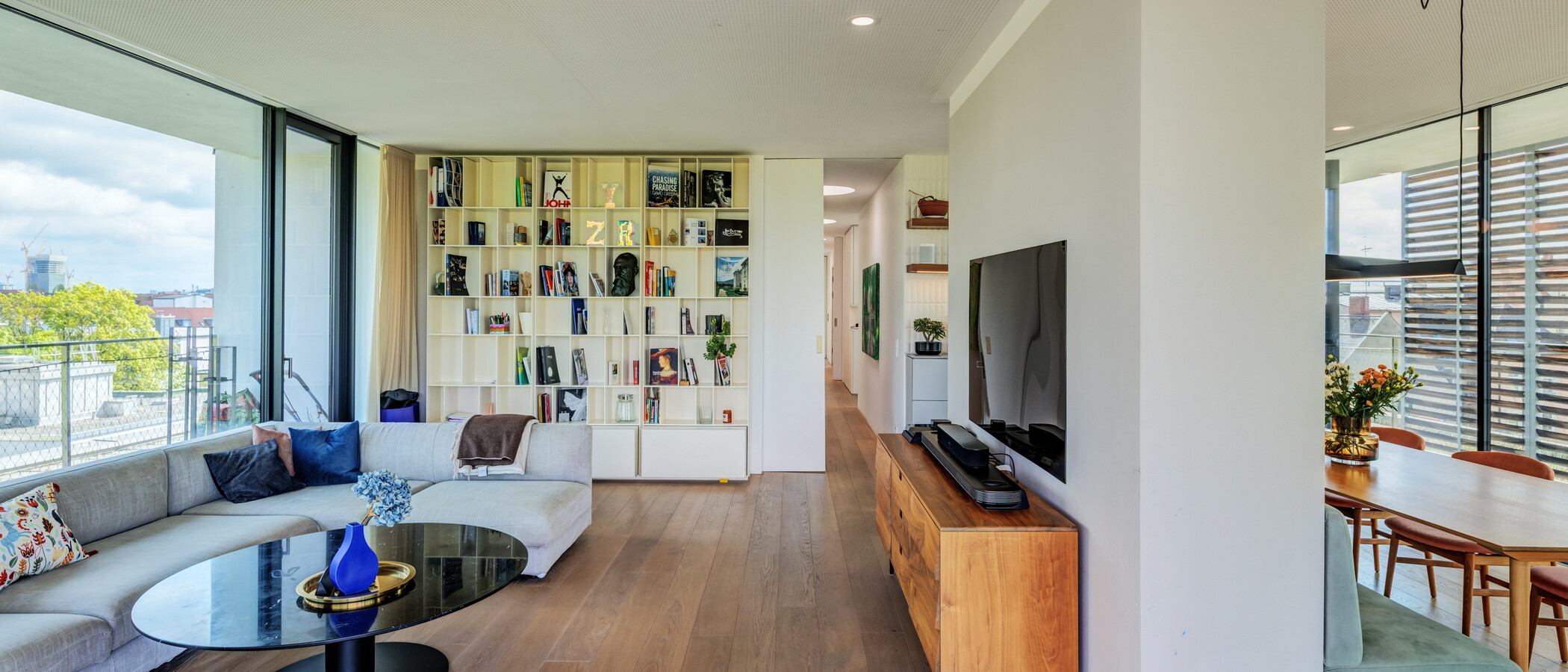 ペントハウス住宅 München Haidhausen 03 リビングエリア 14832