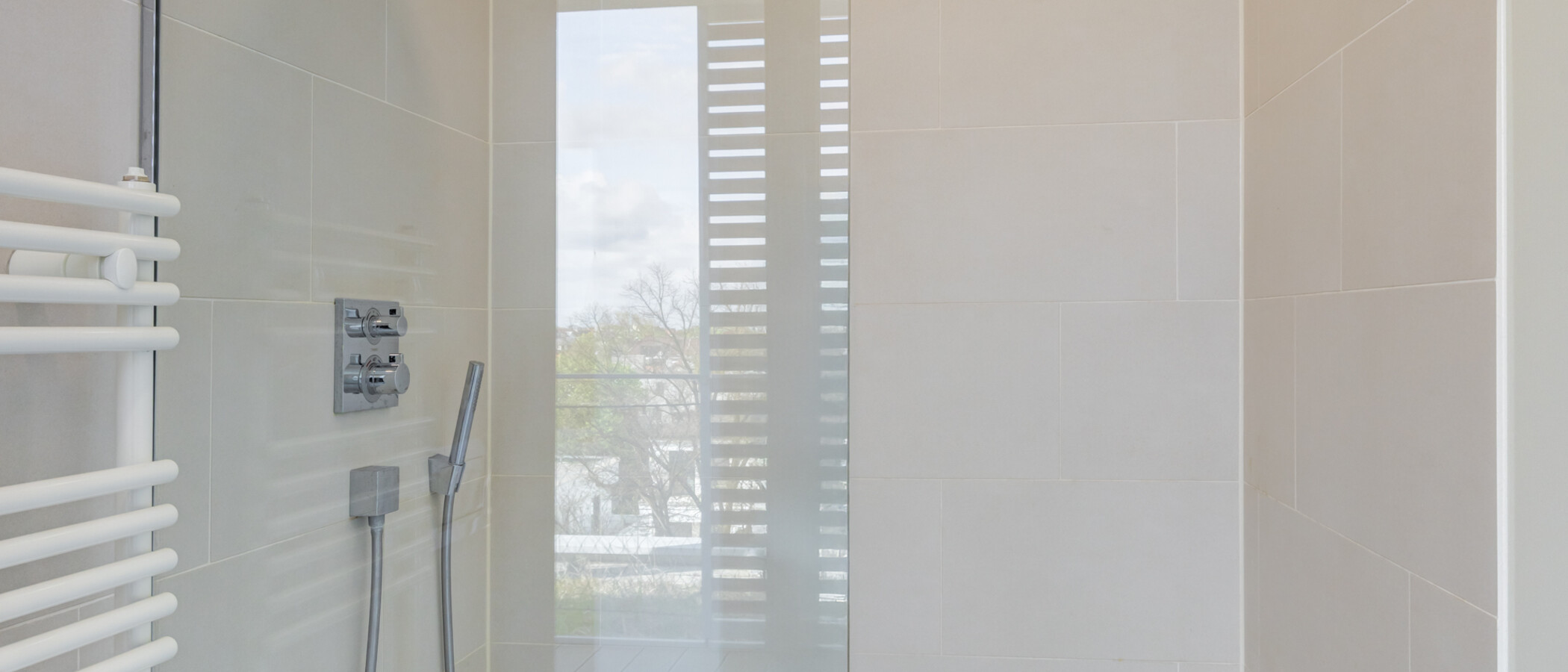 ペントハウス住宅 München Haidhausen 05 1つめの浴室 14832