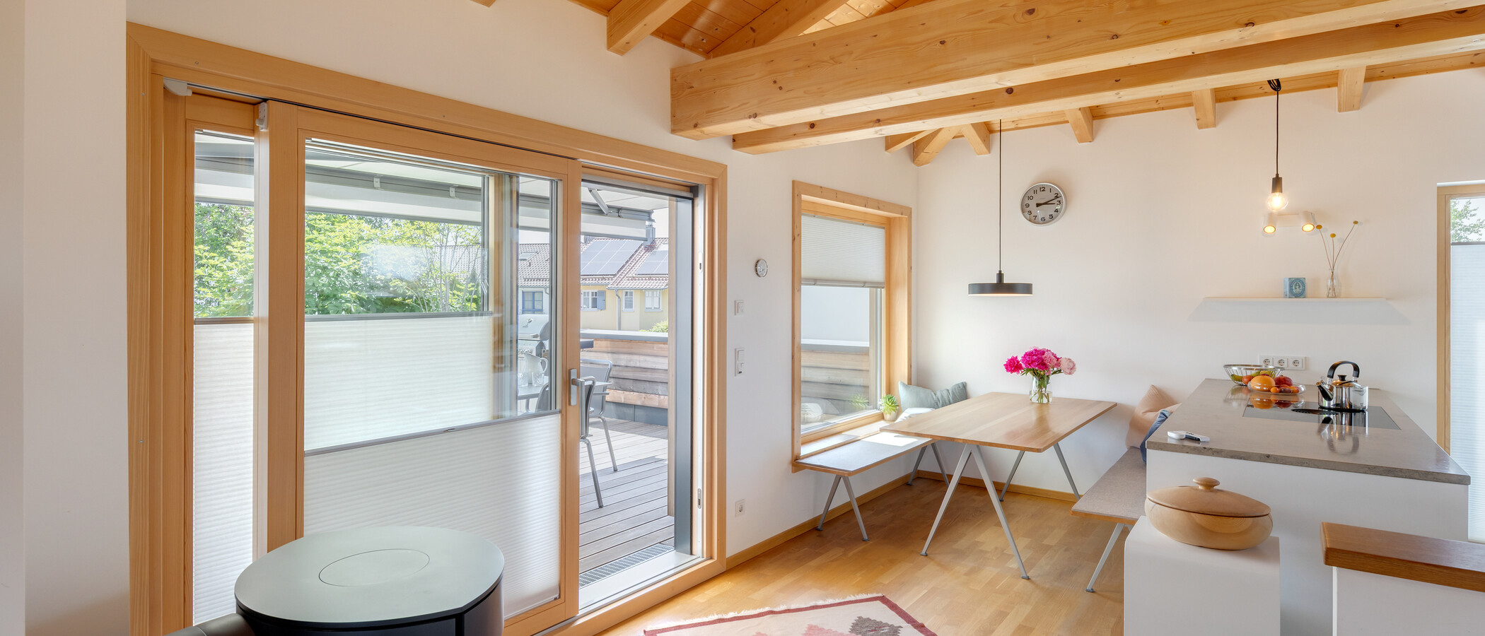 セミ・デタッチド・ハウス（一戸建てを二つに分けた家屋） Feldafing 03 リビングエリア 14879