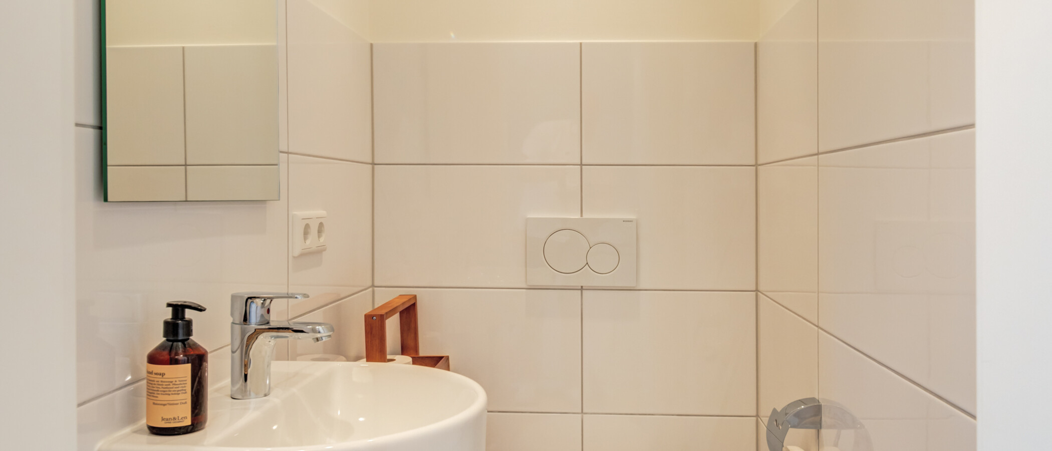 メゾネット・マンション（複数階にわたるマンション） München Schwabing 01 ゲスト用 WC 14908