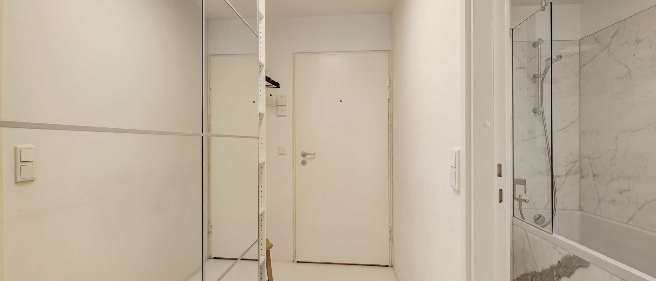 マンション München Maxvorstadt - Universitätsviertel 03 玄関入り口 14910