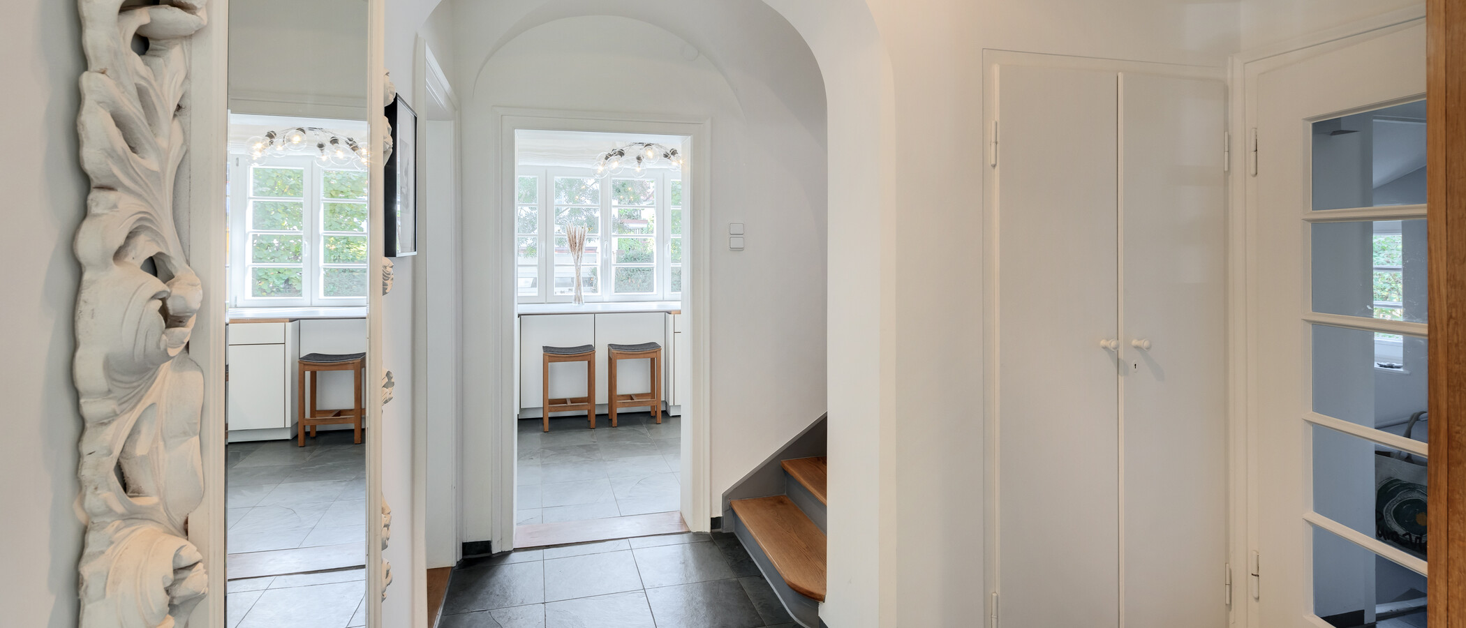 テラスハウス角住宅 München Nymphenburg 03 玄関入り口 15047