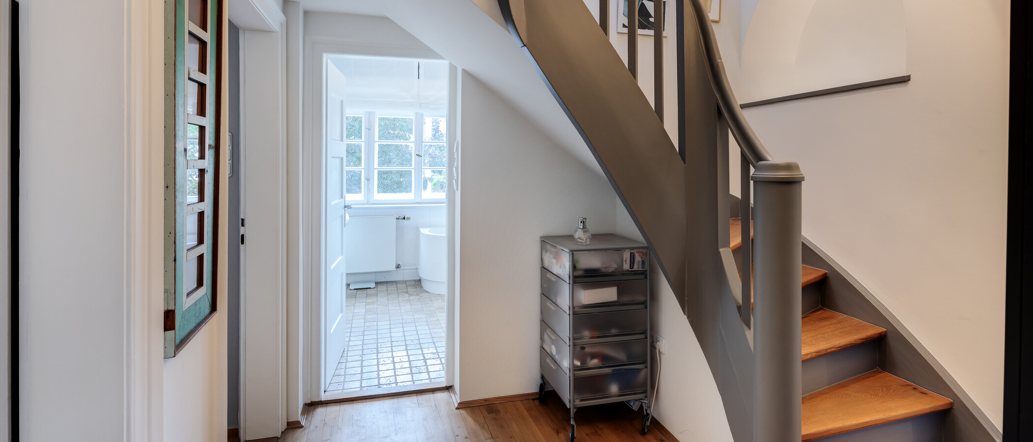 テラスハウス角住宅 München Nymphenburg 07 玄関入り口 15047