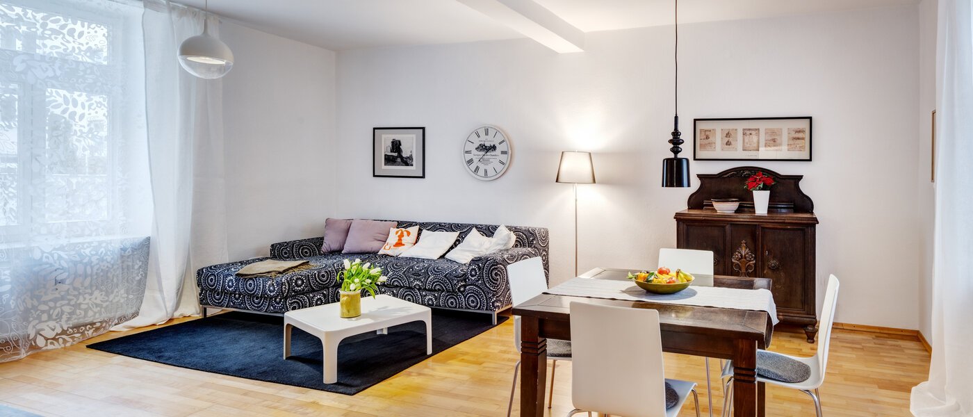 マンション München Neuhausen 01 リビングルーム 1537