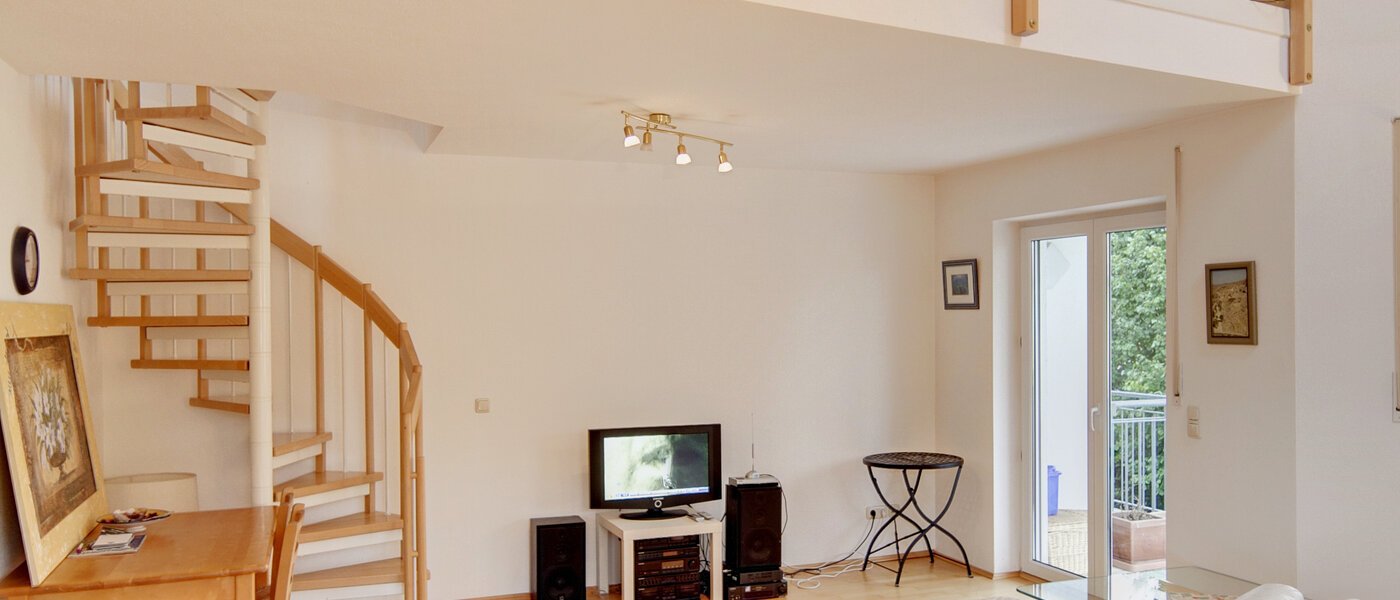 メゾネット・マンション（複数階にわたるマンション） München Waldtrudering 04 リビングルーム 1557