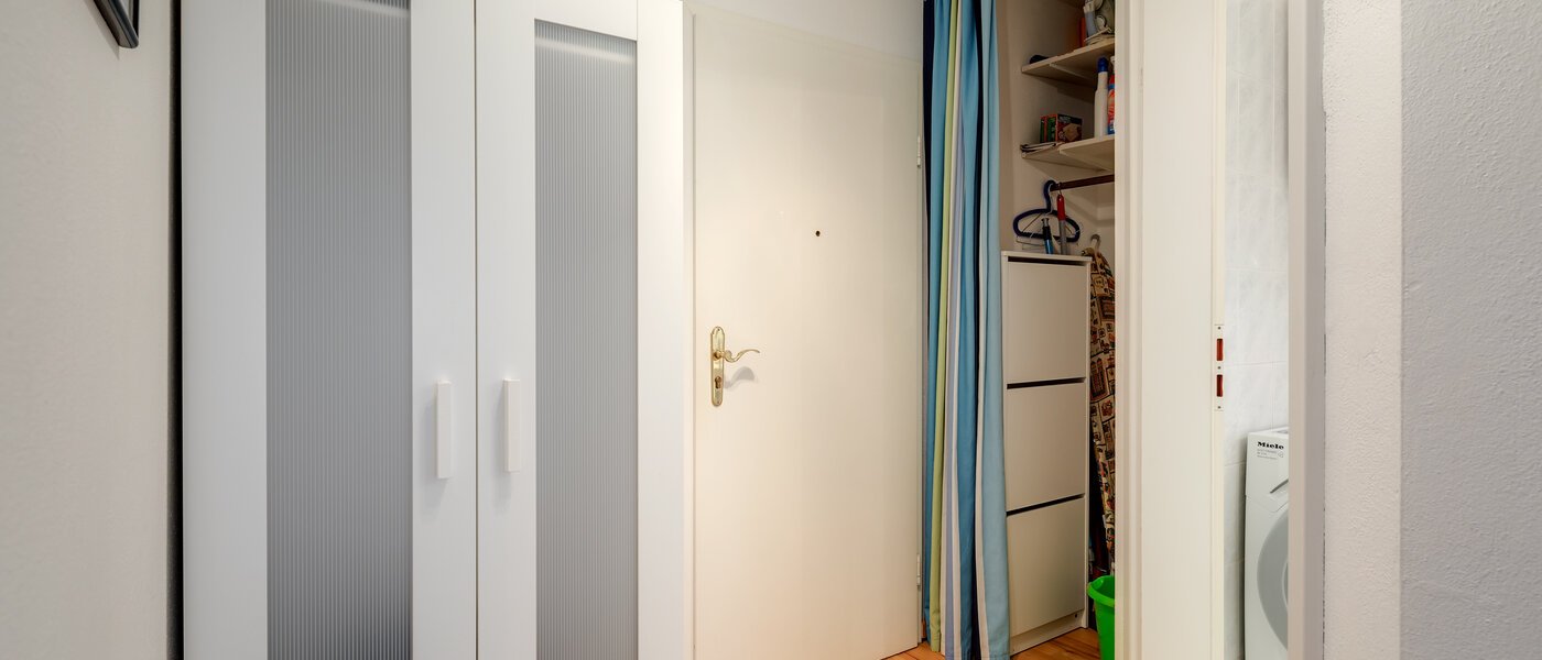 マンション München Berg am Laim 02 玄関入り口 1827