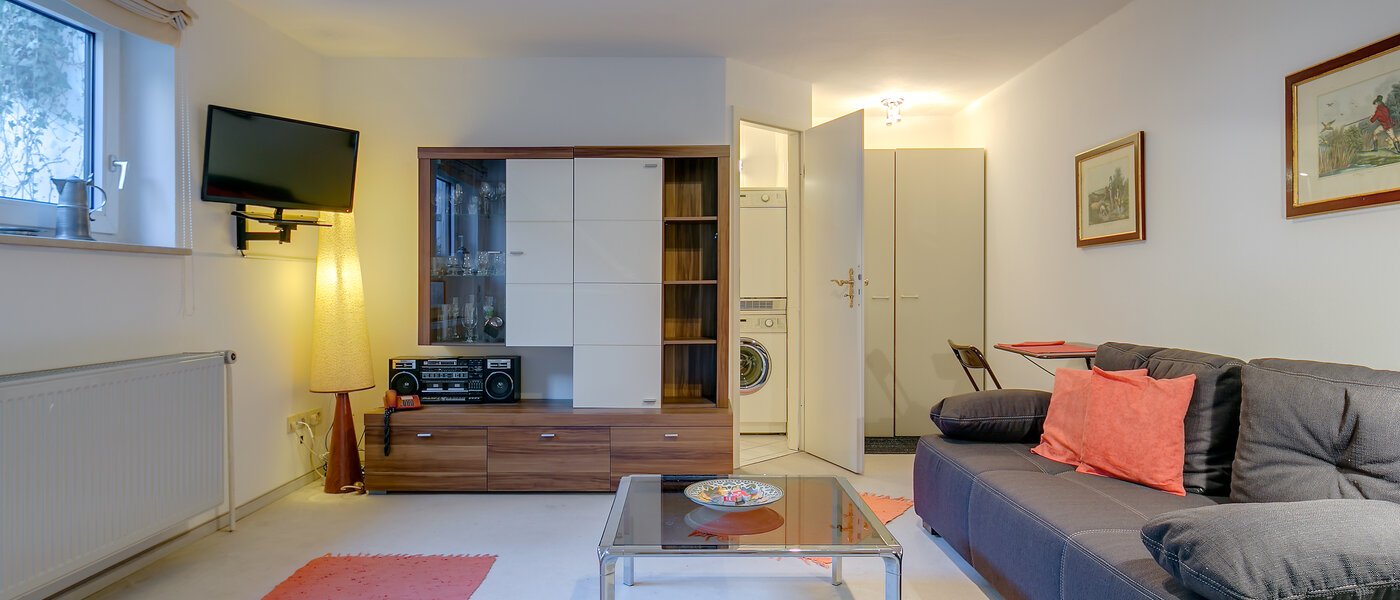 半地下住宅 Pullach im Isartal 04 リビングルーム 2191