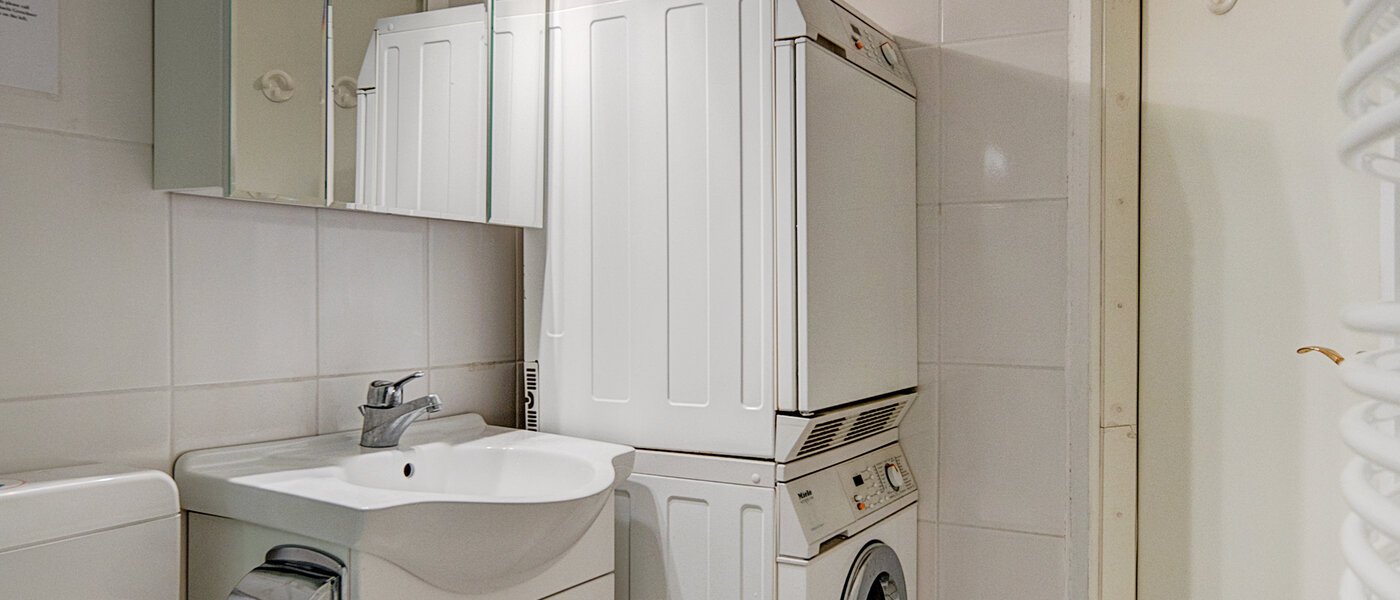 半地下住宅 Pullach im Isartal 04 浴室 2191