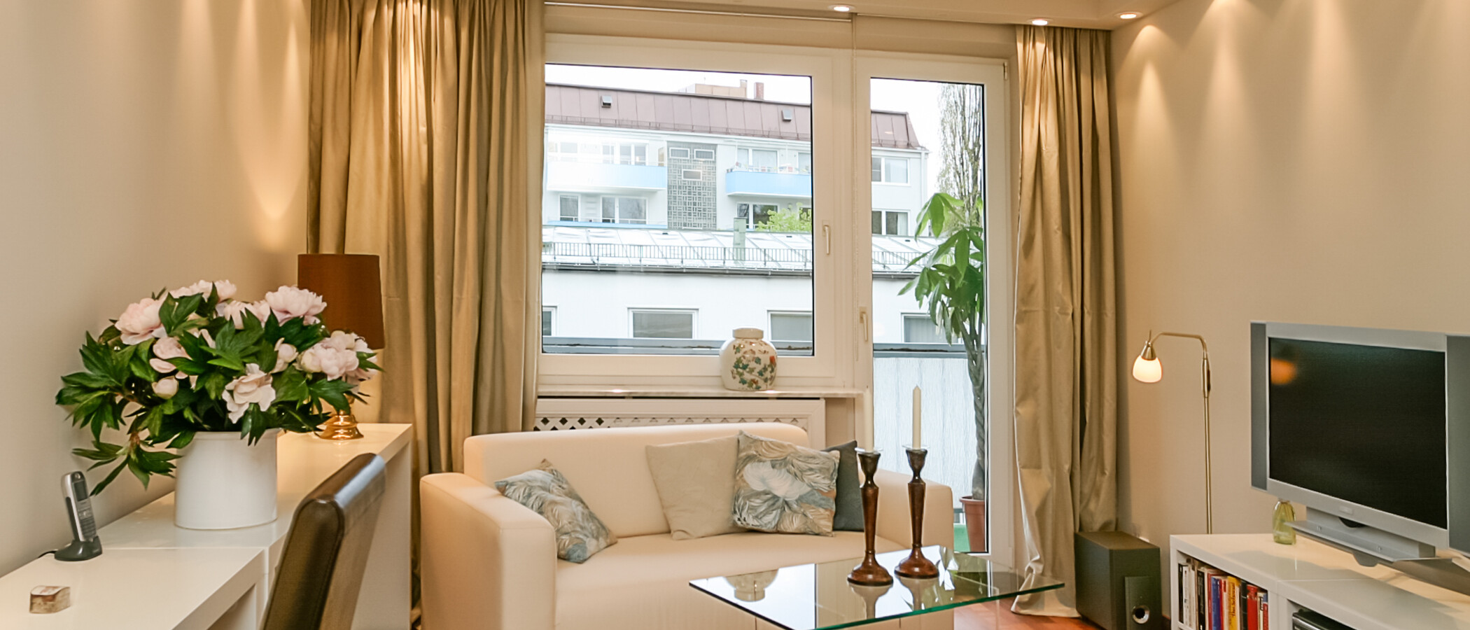 アパルトマン München Schwabing (links der Leopoldstraße) 01 リビングルーム 2333