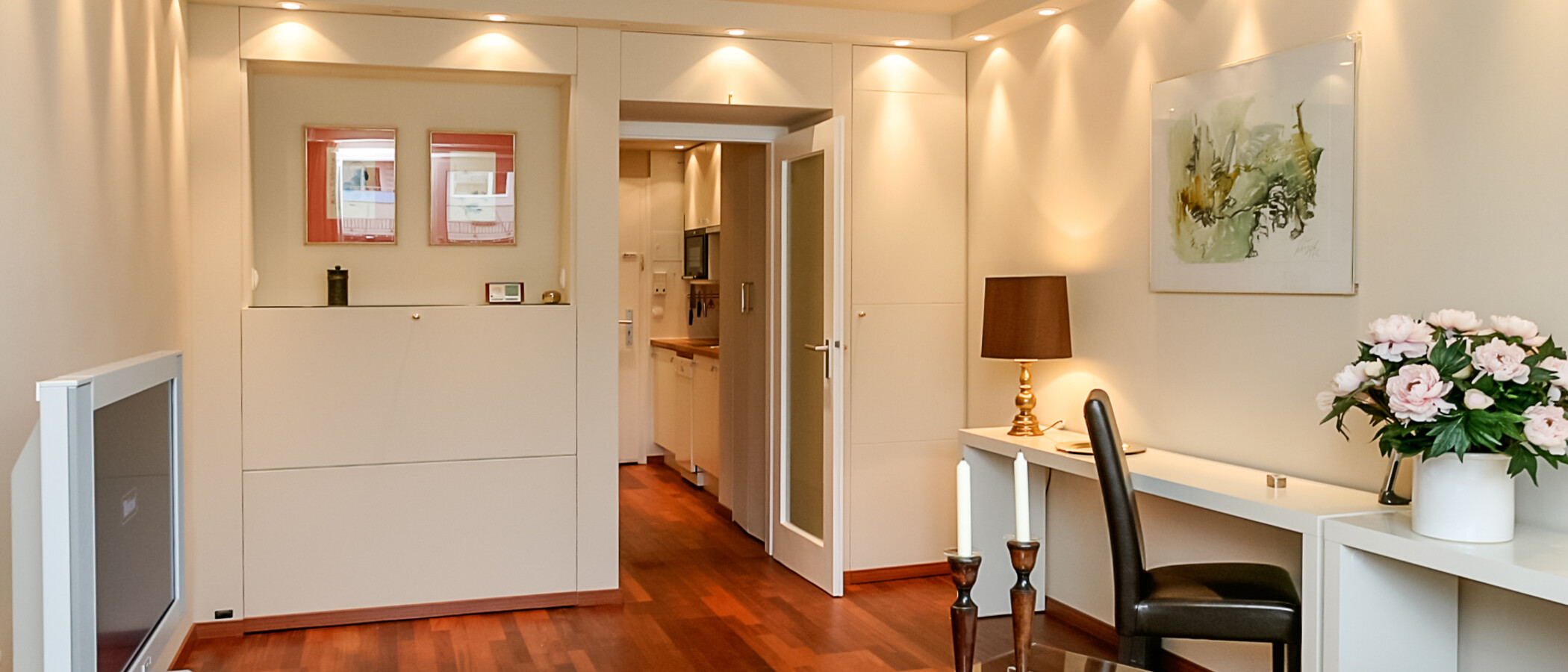 アパルトマン München Schwabing (links der Leopoldstraße) 02 リビングルーム 2333
