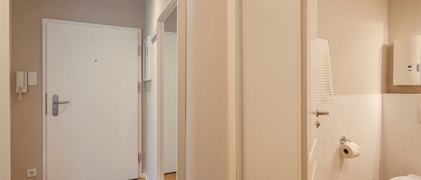 マンション München Schwabing (links der Leopoldstraße) 01 玄関入り口 2407