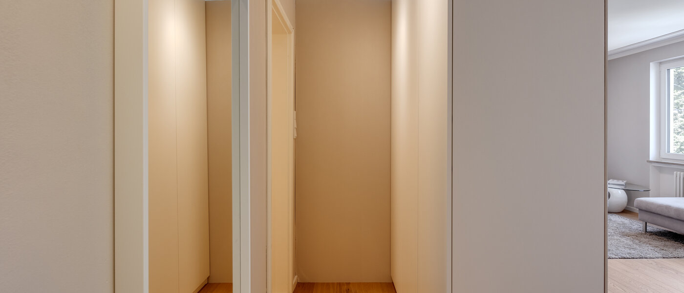 マンション München Schwabing (links der Leopoldstraße) 03 玄関入り口 2407