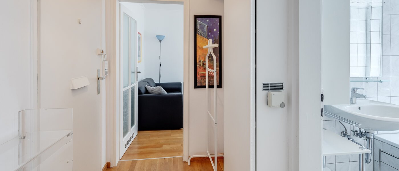 マンション München Schwabing-West (rund um den Hohenzollernplatz) 01 玄関入り口 2568