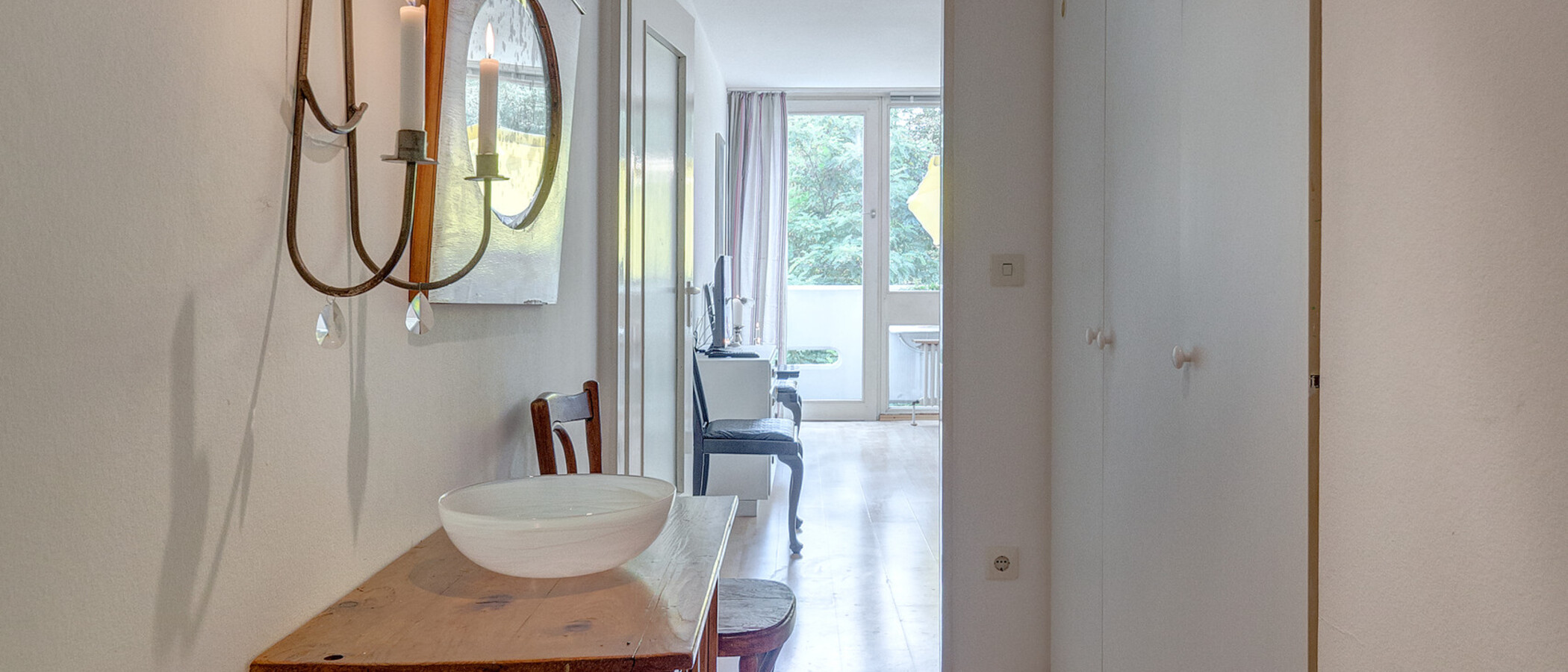 アパルトマン München Schwabing (links der Leopoldstraße) 01 玄関入り口 2684