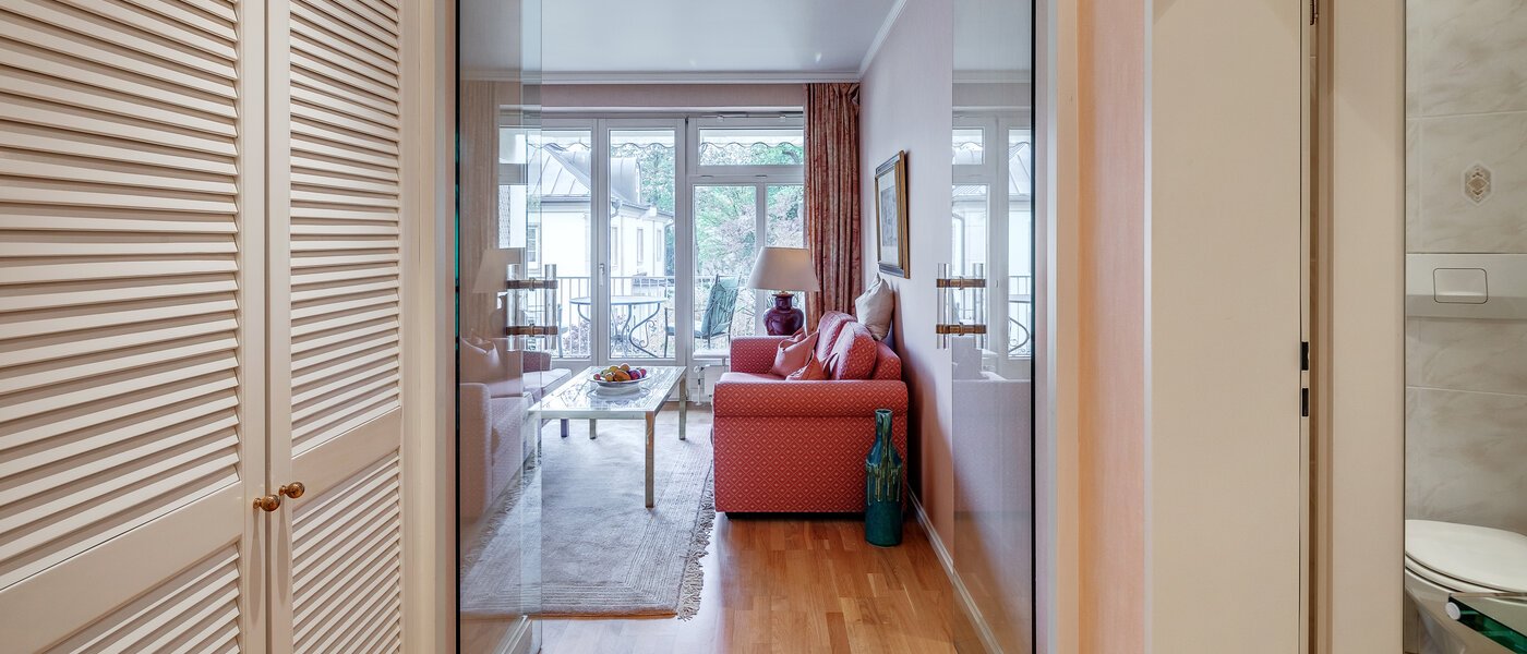 マンション München Schwabing (rechts der Leopoldstraße) 02 玄関入り口 2699