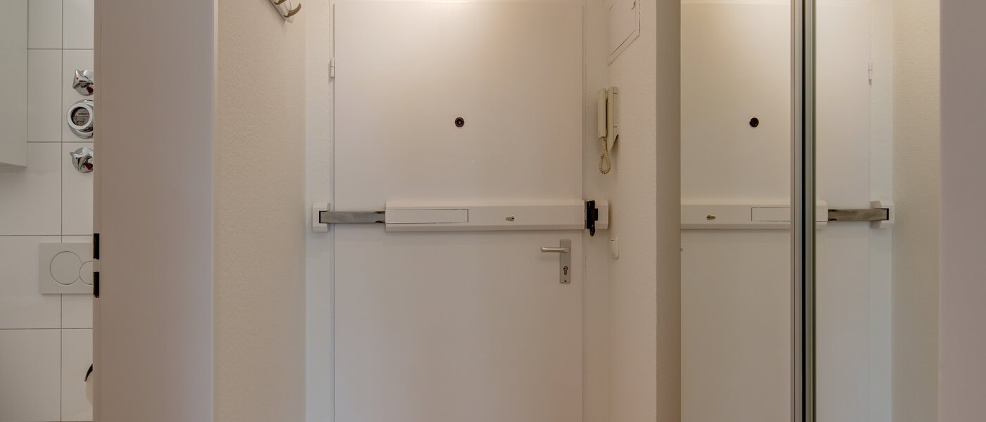 マンション München Herzogpark 02 玄関入り口 297