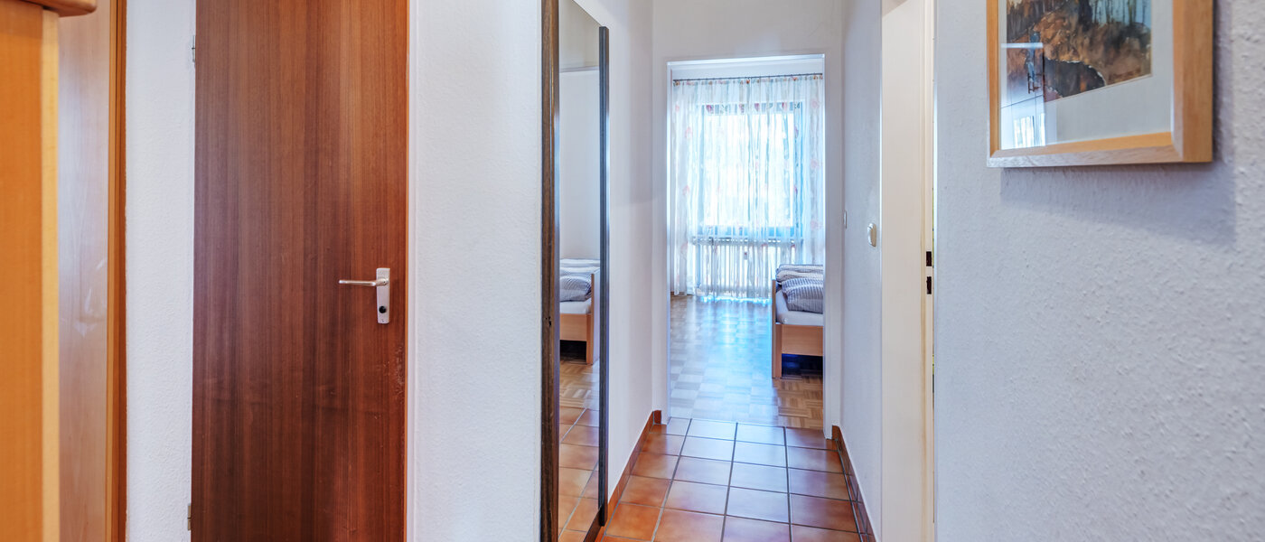 マンション München Harlaching 03 玄関入り口 3096