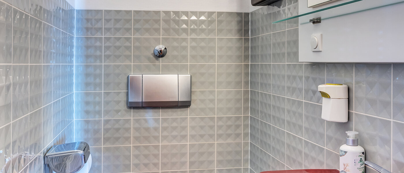 マンション München Harlaching 01 ゲスト用 WC 3096