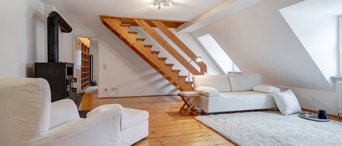 アティック・フラット（屋根裏） München Zentrum 01 リビングルーム 3130