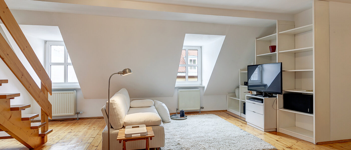 アティック・フラット（屋根裏） München Zentrum 02 リビングルーム 3130