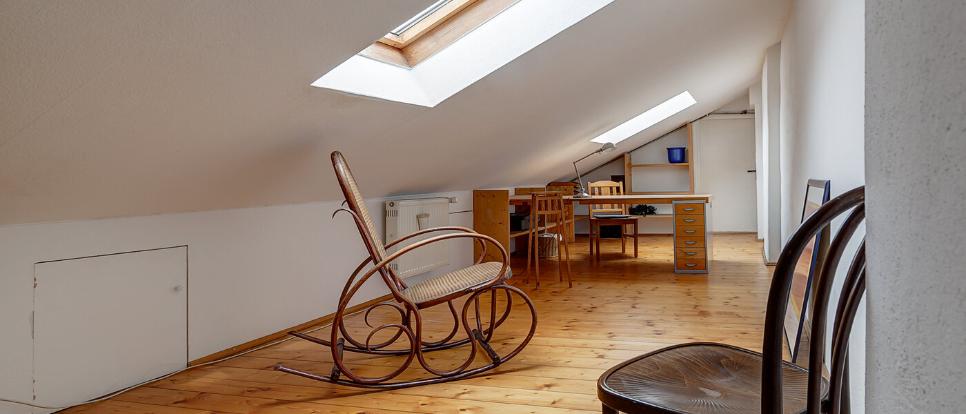 アティック・フラット（屋根裏） München Zentrum 03 仕事部屋 3130