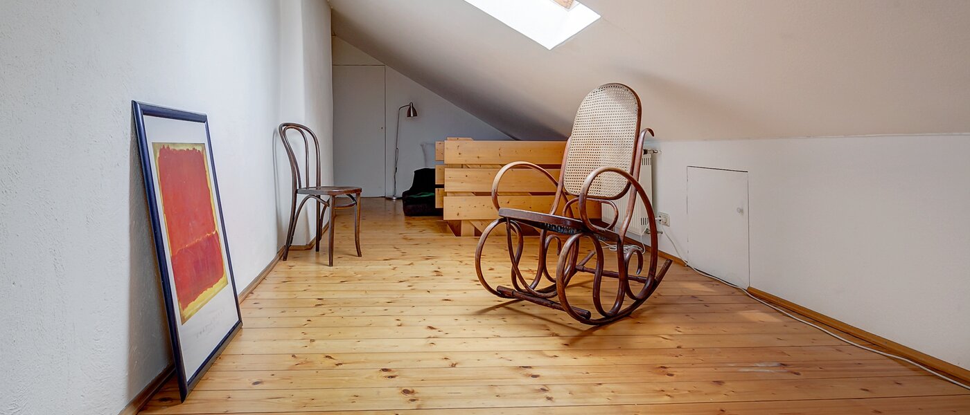 アティック・フラット（屋根裏） München Zentrum 04 仕事部屋 3130