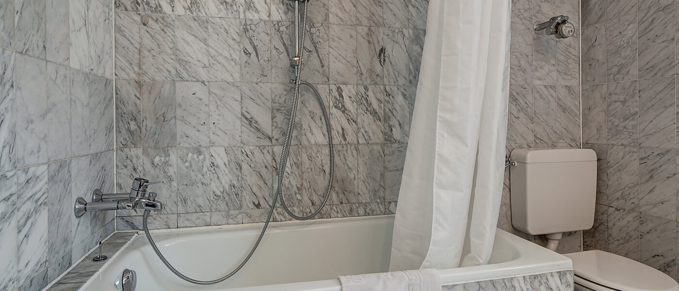 アティック・フラット（屋根裏） München Zentrum 01 浴室 3130