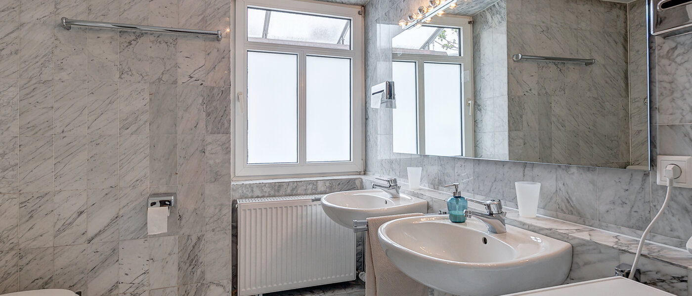 アティック・フラット（屋根裏） München Zentrum 03 浴室 3130