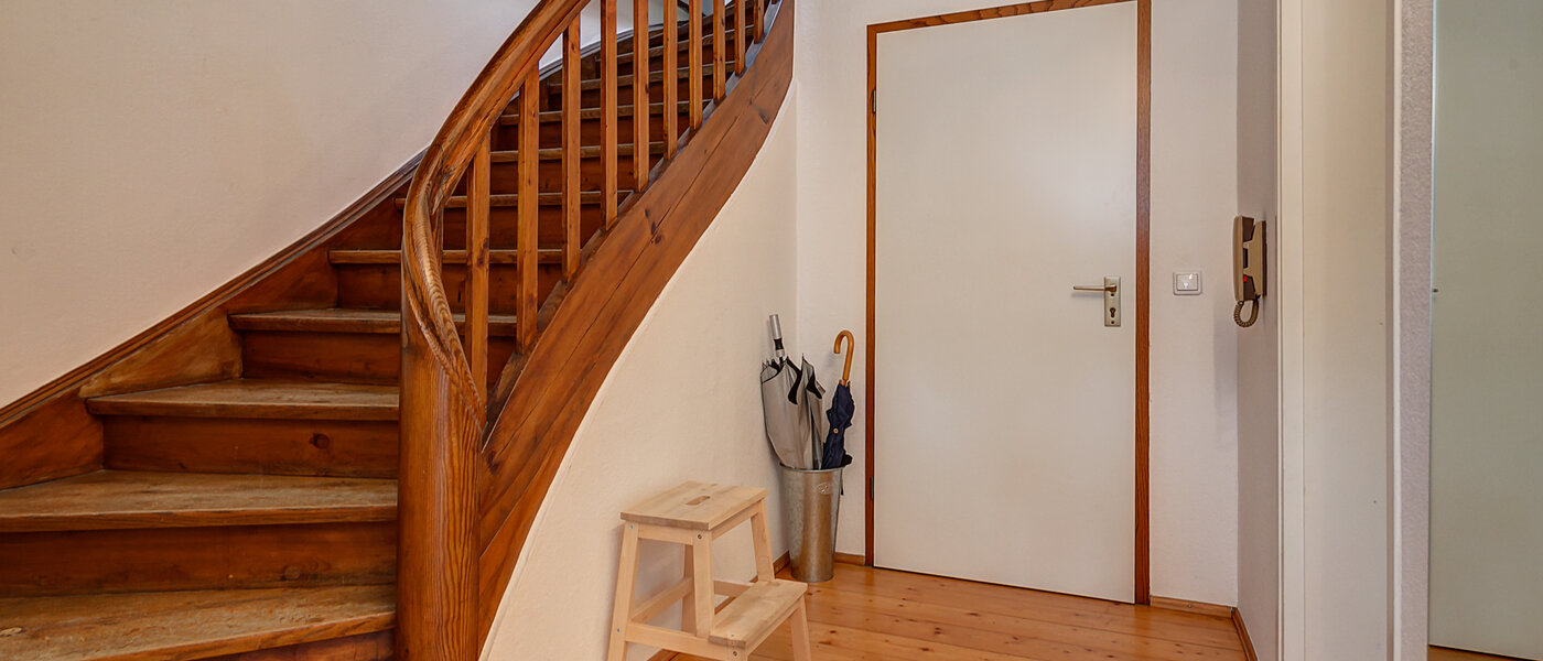 アティック・フラット（屋根裏） München Zentrum 01 玄関入り口 3130