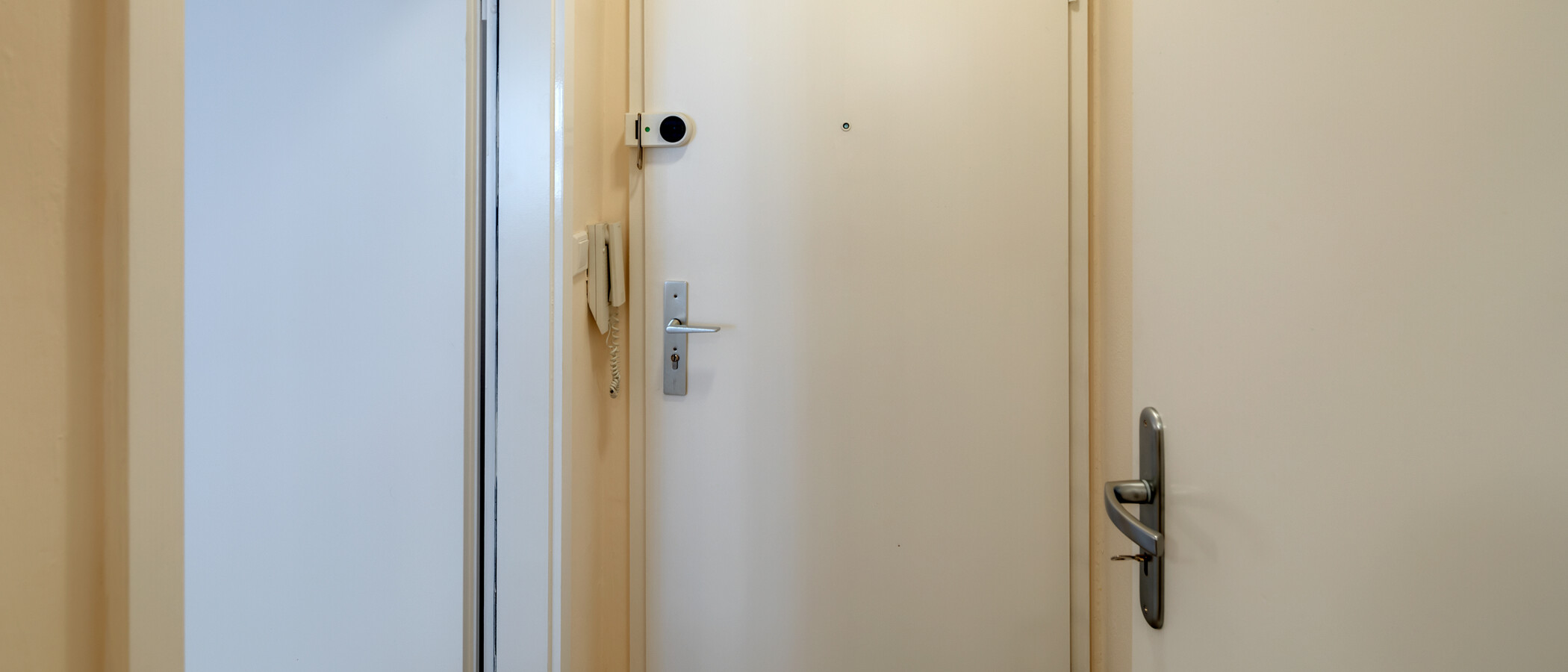 マンション München Schwabing (links der Leopoldstraße) 01 玄関入り口 3177