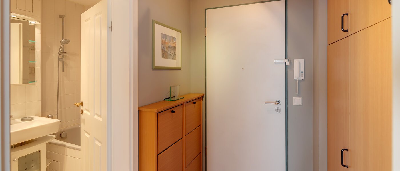 マンション München Neuhausen 01 玄関入り口 3288