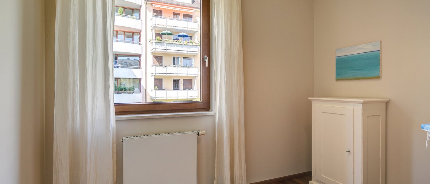 セミ・デタッチド・ハウス（一戸建てを二つに分けた家屋） München Schwabing (links der Leopoldstraße) 01 特記事項 3396