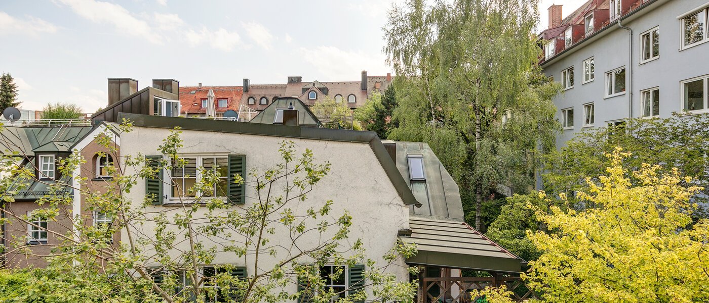 セミ・デタッチド・ハウス（一戸建てを二つに分けた家屋） München Schwabing (links der Leopoldstraße) 01 物件からの眺め 3396