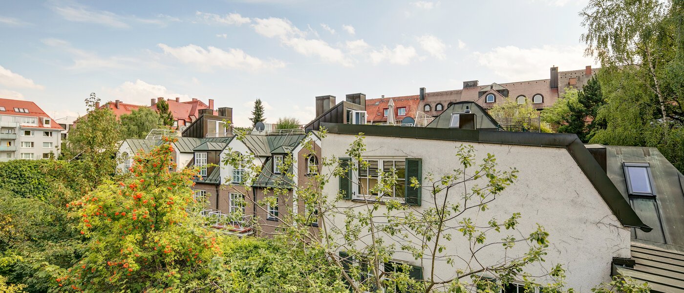 セミ・デタッチド・ハウス（一戸建てを二つに分けた家屋） München Schwabing (links der Leopoldstraße) 02 物件からの眺め 3396