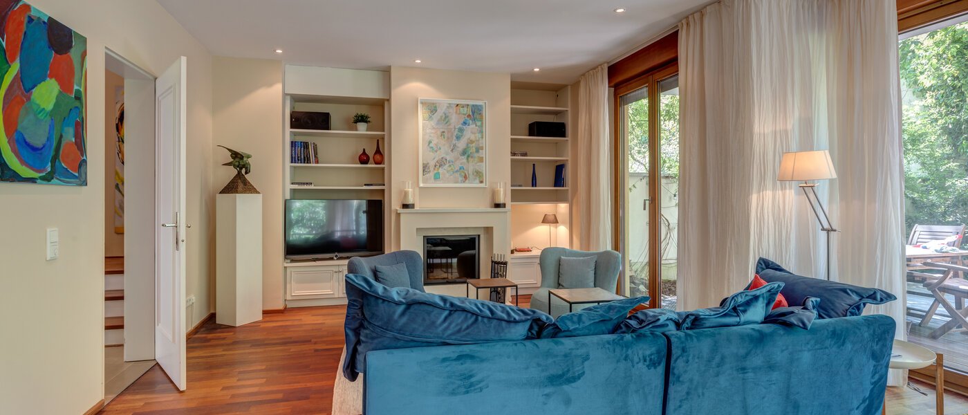 セミ・デタッチド・ハウス（一戸建てを二つに分けた家屋） München Schwabing (links der Leopoldstraße) 03 リビングエリア 3396