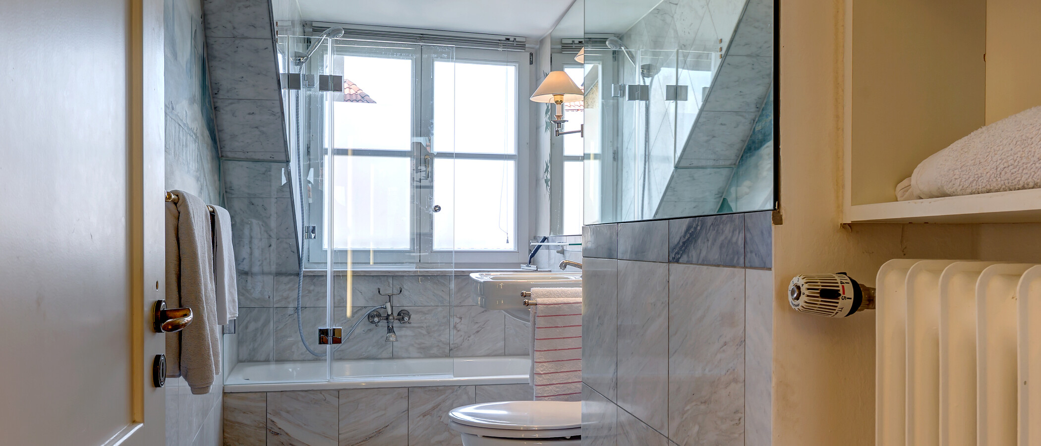 複層住宅 München Schwabing (links der Leopoldstraße) 02 浴室 3679