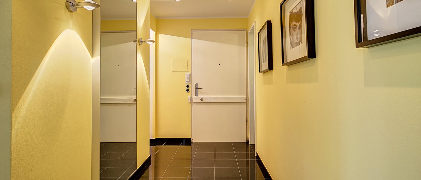 マンション München Olympiadorf 03 玄関入り口 3688