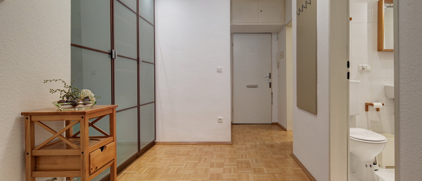 マンション München Schwabing (links der Leopoldstraße) 02 玄関入り口 3713